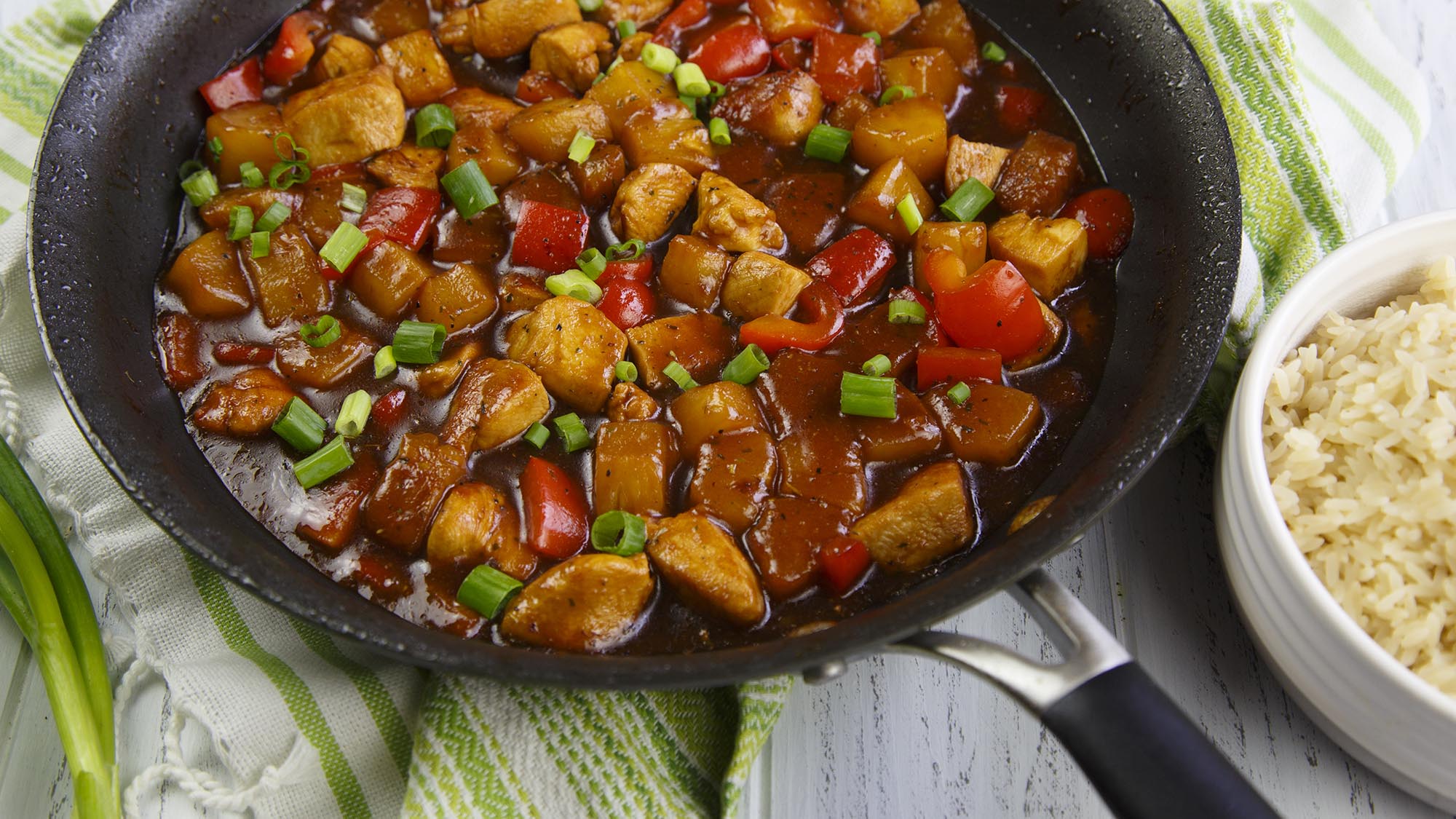 pineapple_chicken_stir_fry_2000x1125.jpg