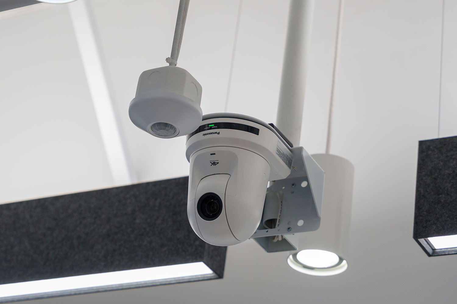 PTZ cameras enhance a modern conference room