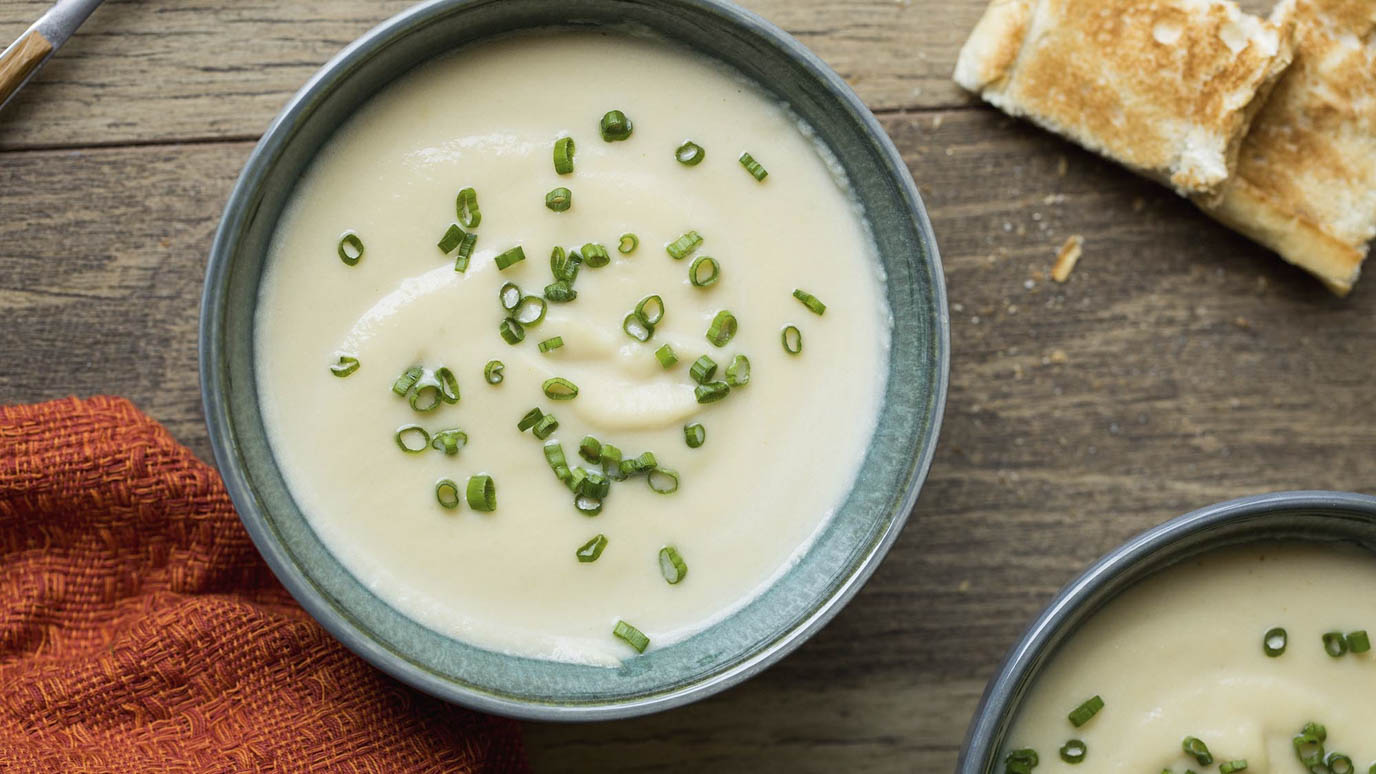 creamy_white_cheddar_cauliflower_soup_2000x1125.jpg