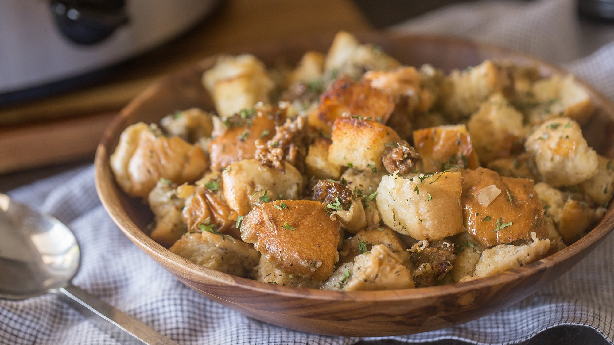 slow-cooker-sausage-stuffing.jpg