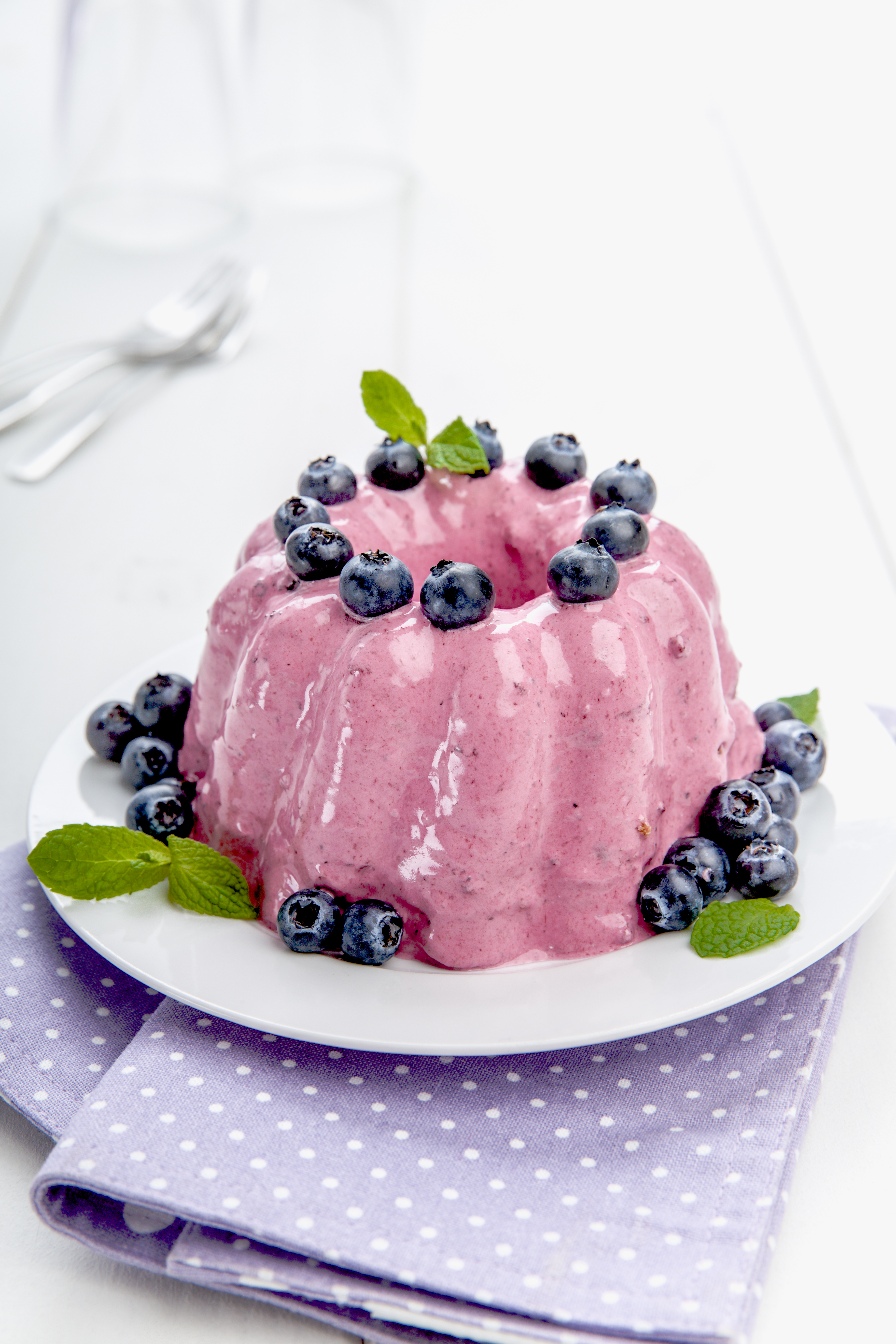 Fresh bundt cake with fruits