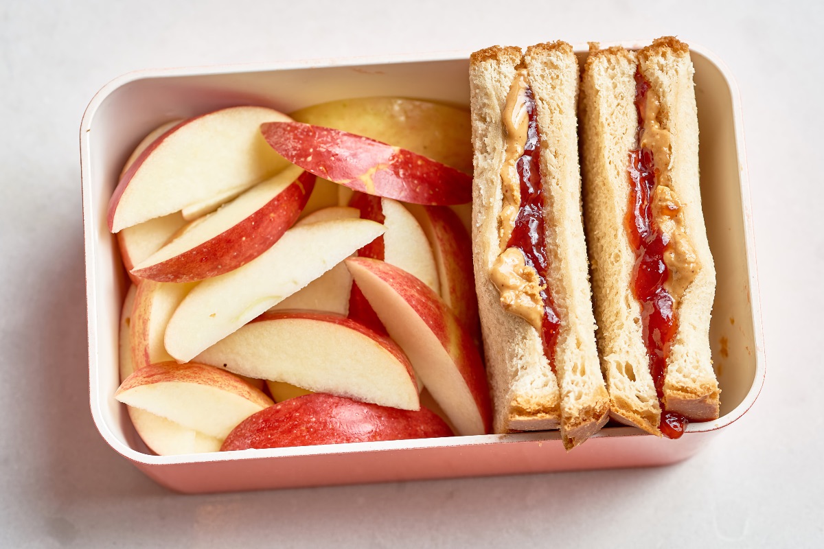 How to Pack Apple Slices For Lunch – WeeSprout