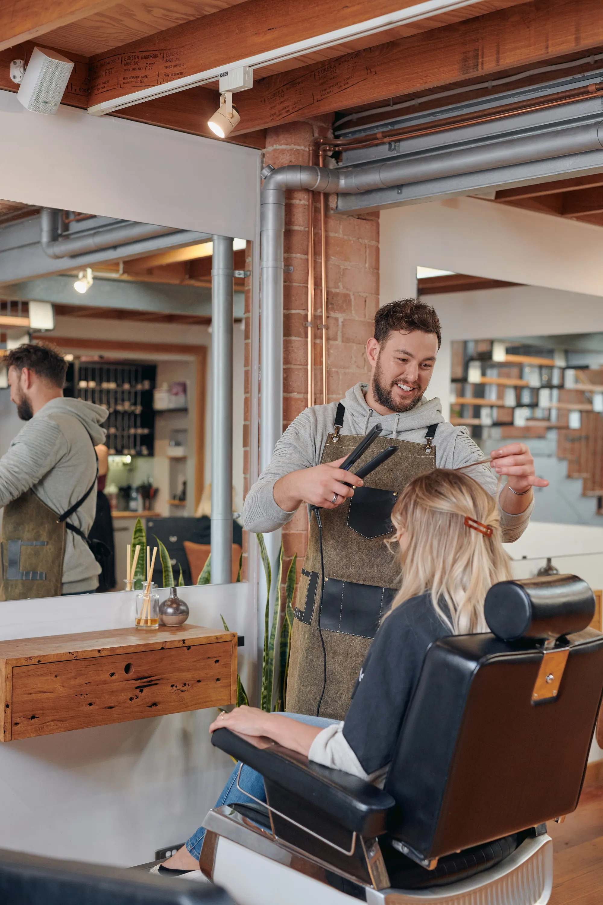 Design a friend hairdressing hot sale chair