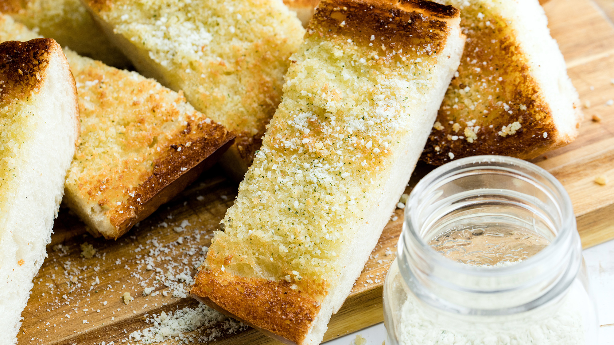 Garlic-Bread-Sprinkle-2000x1125.jpg