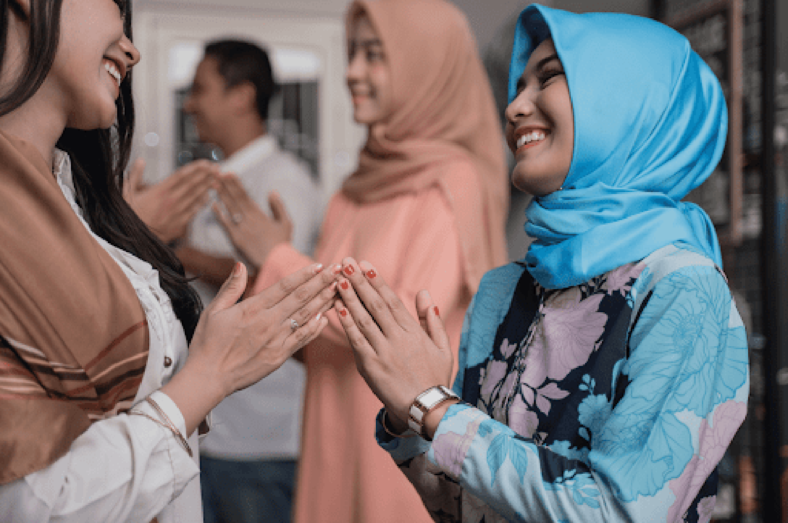 7 Cara Mendukung Rekan Kerja yang Berpuasa sebagai Non-Muslim