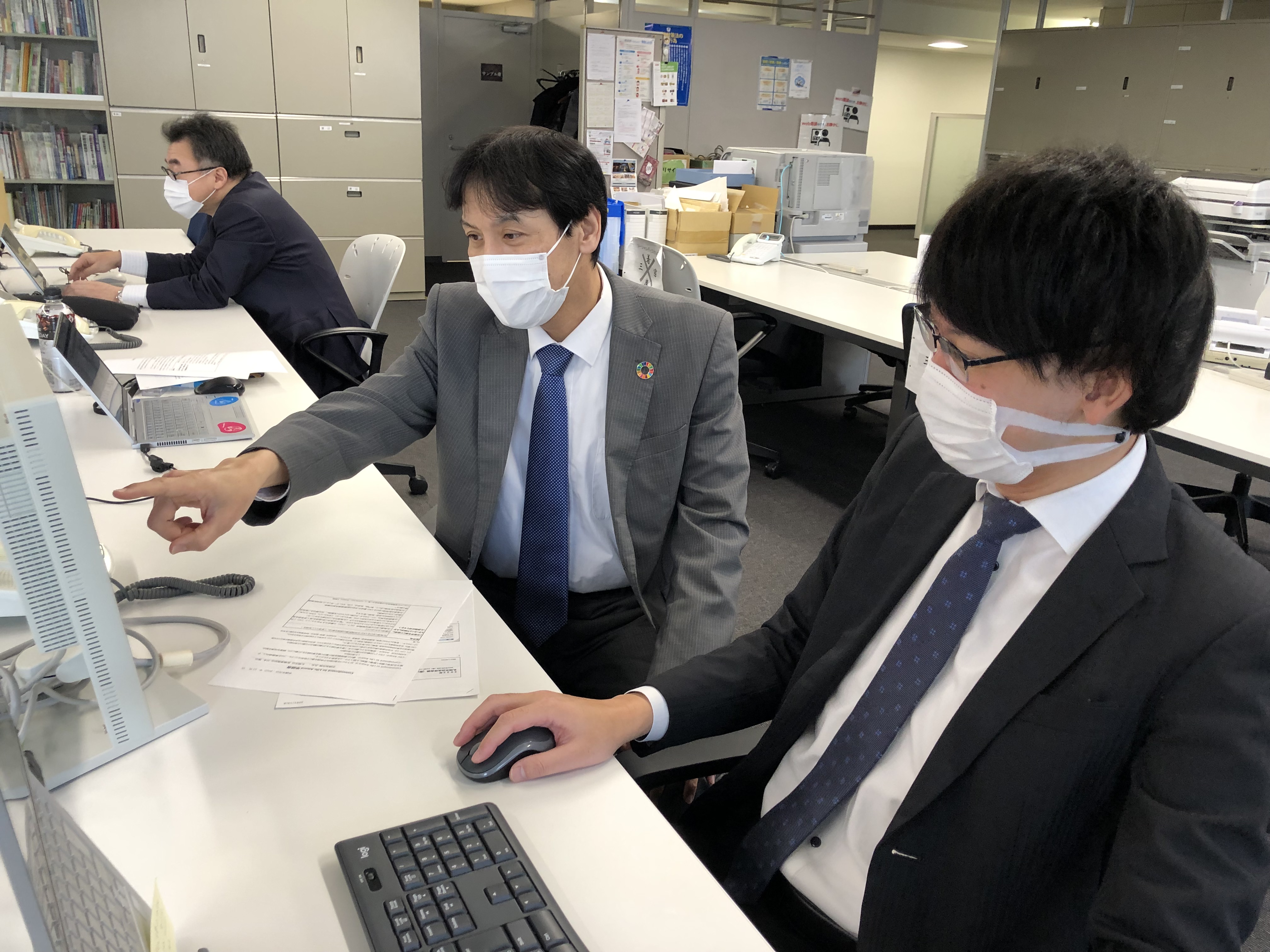 執務写真③.JPG