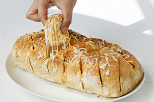 Cheesy Pull Apart Garlic Bread.jpg