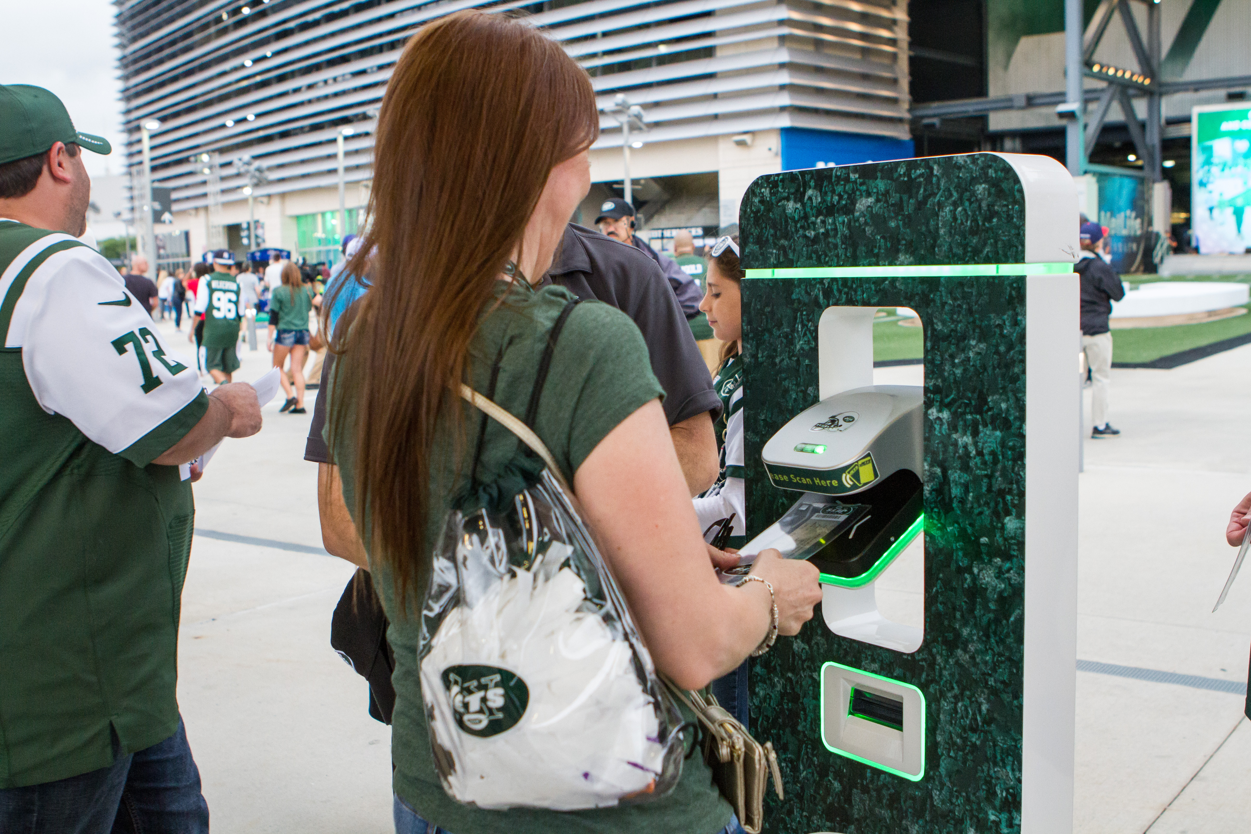 Checking in with a Jets Rewards card.
