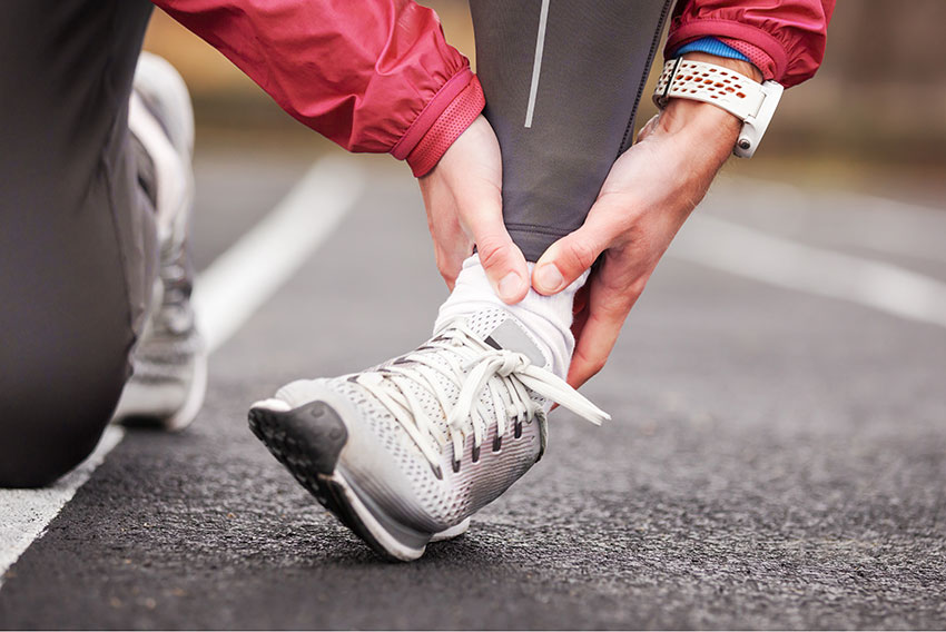 Zvin gležnja: vzroki, okrevanje in preprečevanje poškodb