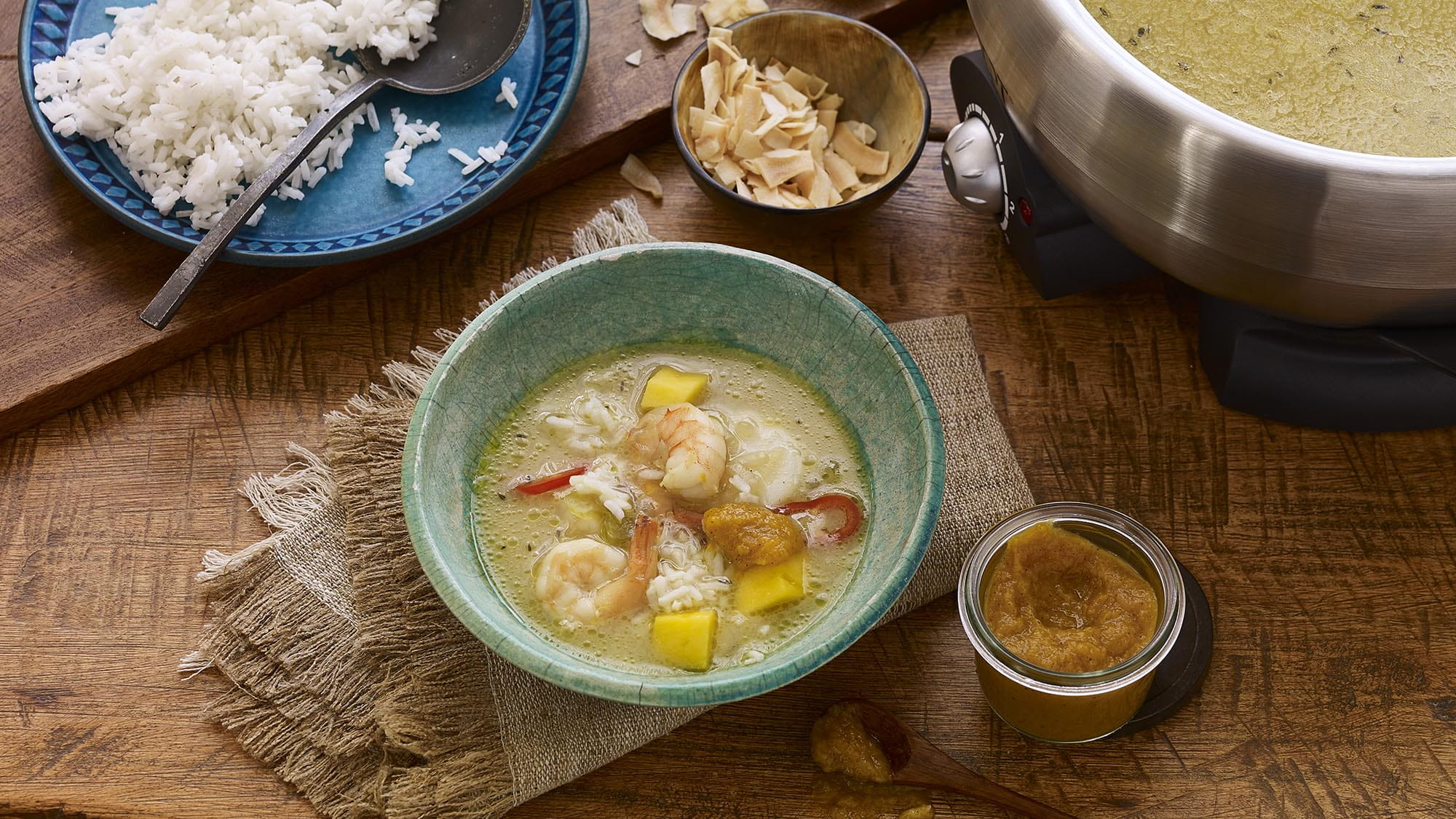 CARIBBEAN_HOT_POT_BROTH_WITH_PAPAYA_PICA_SAUCE_2000X1125.JPG