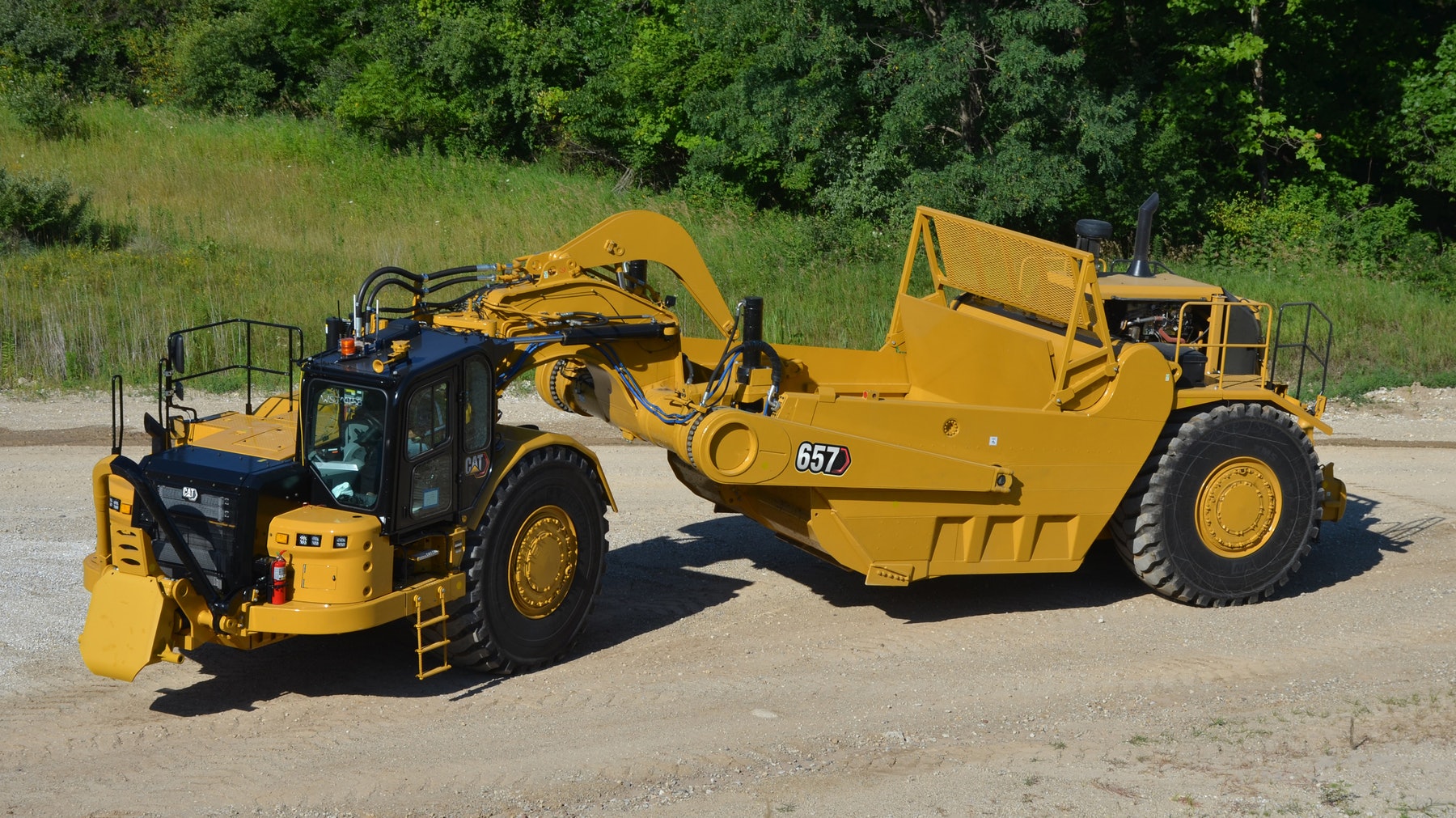 Cat_657_Wheel_Tractor_Scraper____photo_from_high_perspective.5fc918c8934d7.5fc93830c192a.5fc939305b1c1.5fc9393894c96.jpg