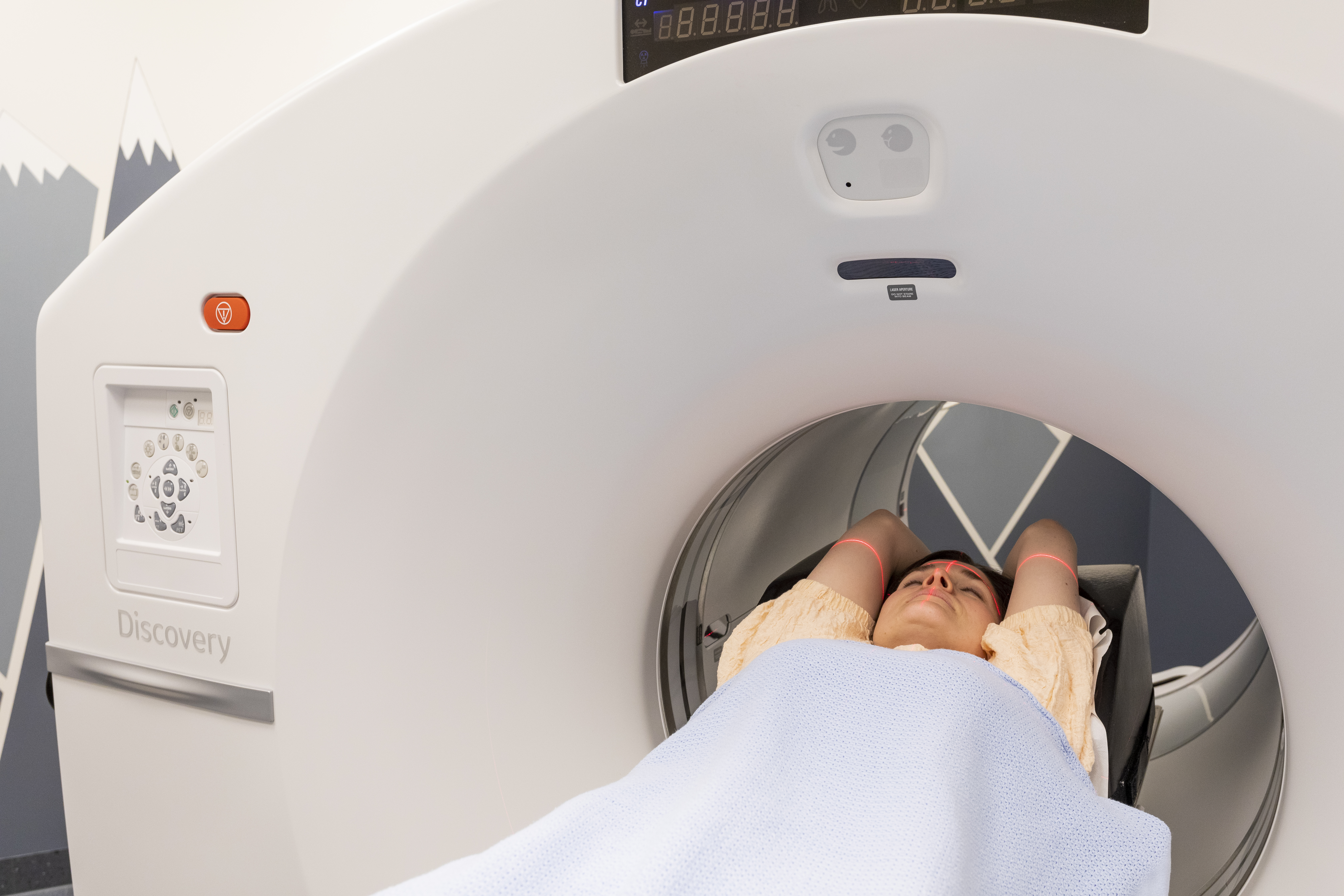 The PET/CT system has the potential to enable an exceptionally high sensitivity of 30 cps/kBq and includes a CT designed to allow TrueFidelity™ deep-learning image reconstruction to enable image sharpness and improved noise texture.JPG