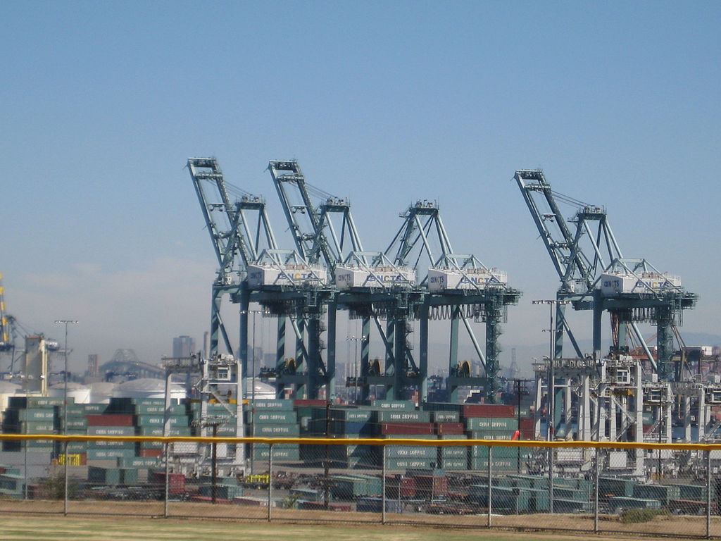 1024px-Long_Beach_container_port_3