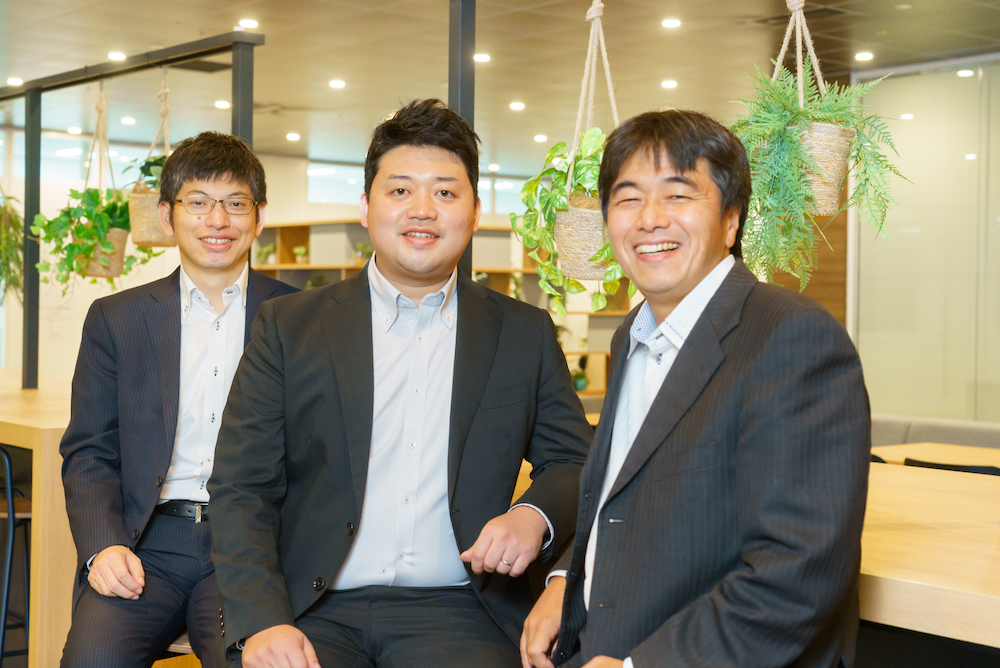 L. to R.  Mr. Kaneko, Mr. Hongu of Toshiba Energy Systems & Solutions Corporation, Mr. Yoshida of Corporate Research & Development Center, Toshiba Corporation