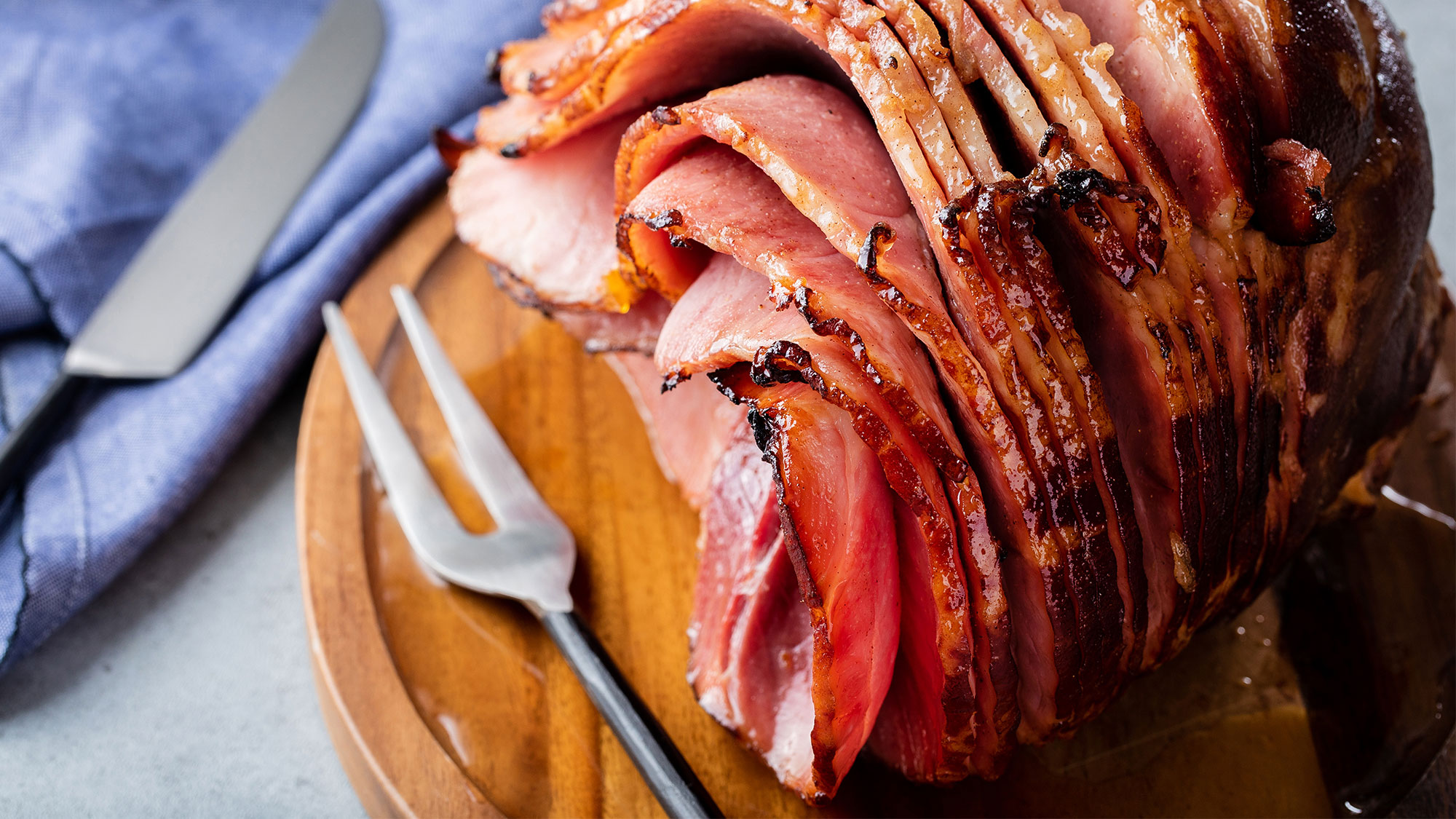 honey_brown_sugar_glazed_ham_new_2000x1125.jpg