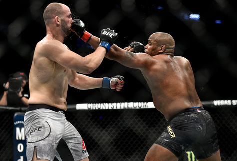 Daniel_Cormier_GettyImages-908157234.jpg