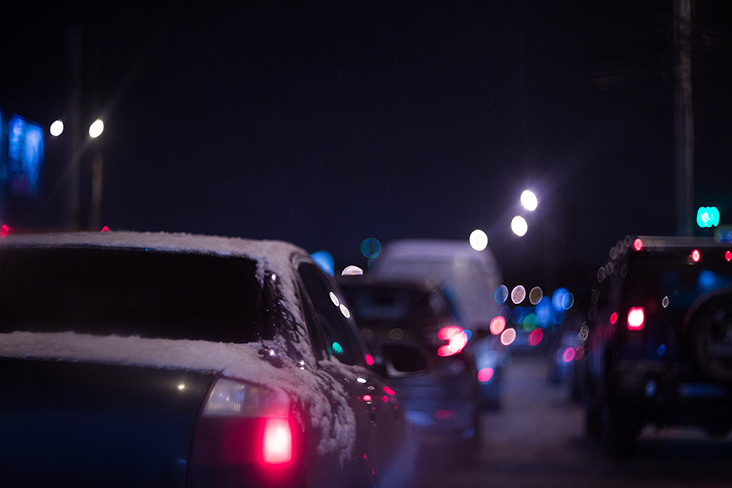 Traffic in snow