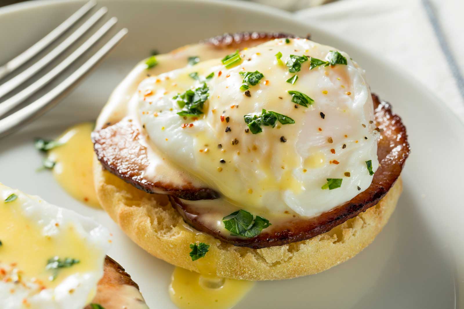How to Make the Easiest Eggs Benedict