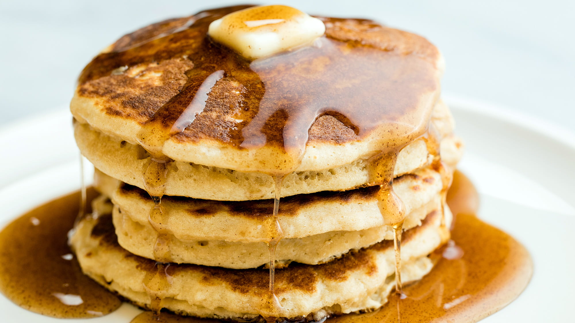 homemade_fluffy_pancakes_2000x1125.jpg