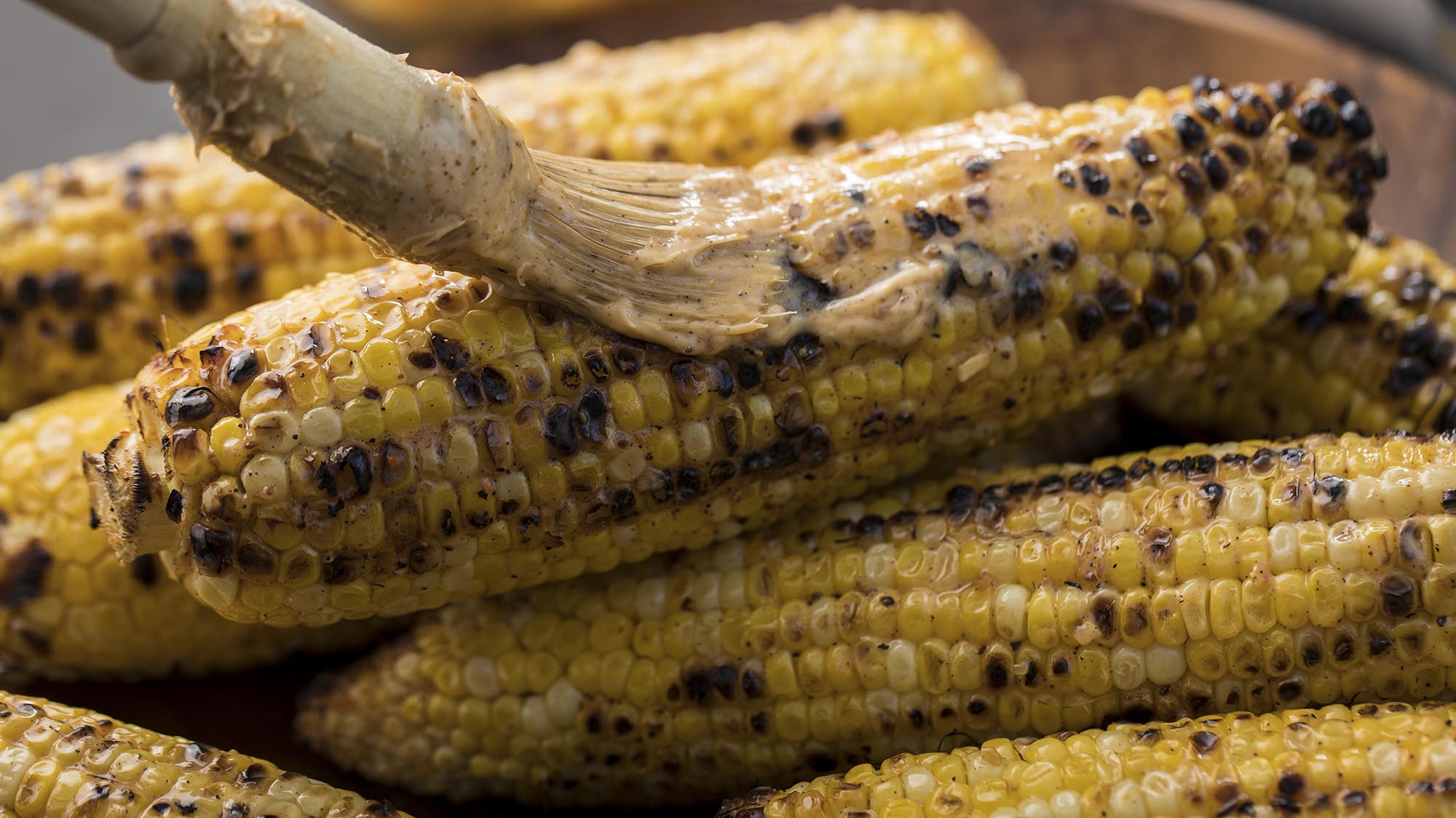 grilled_corn_with_smokehouse_maple_chipotle_butter_2000x1125.jpg