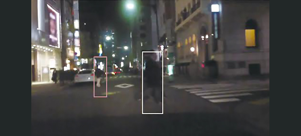 Visconti™4を用いた夜間の歩行者認識のイメージ