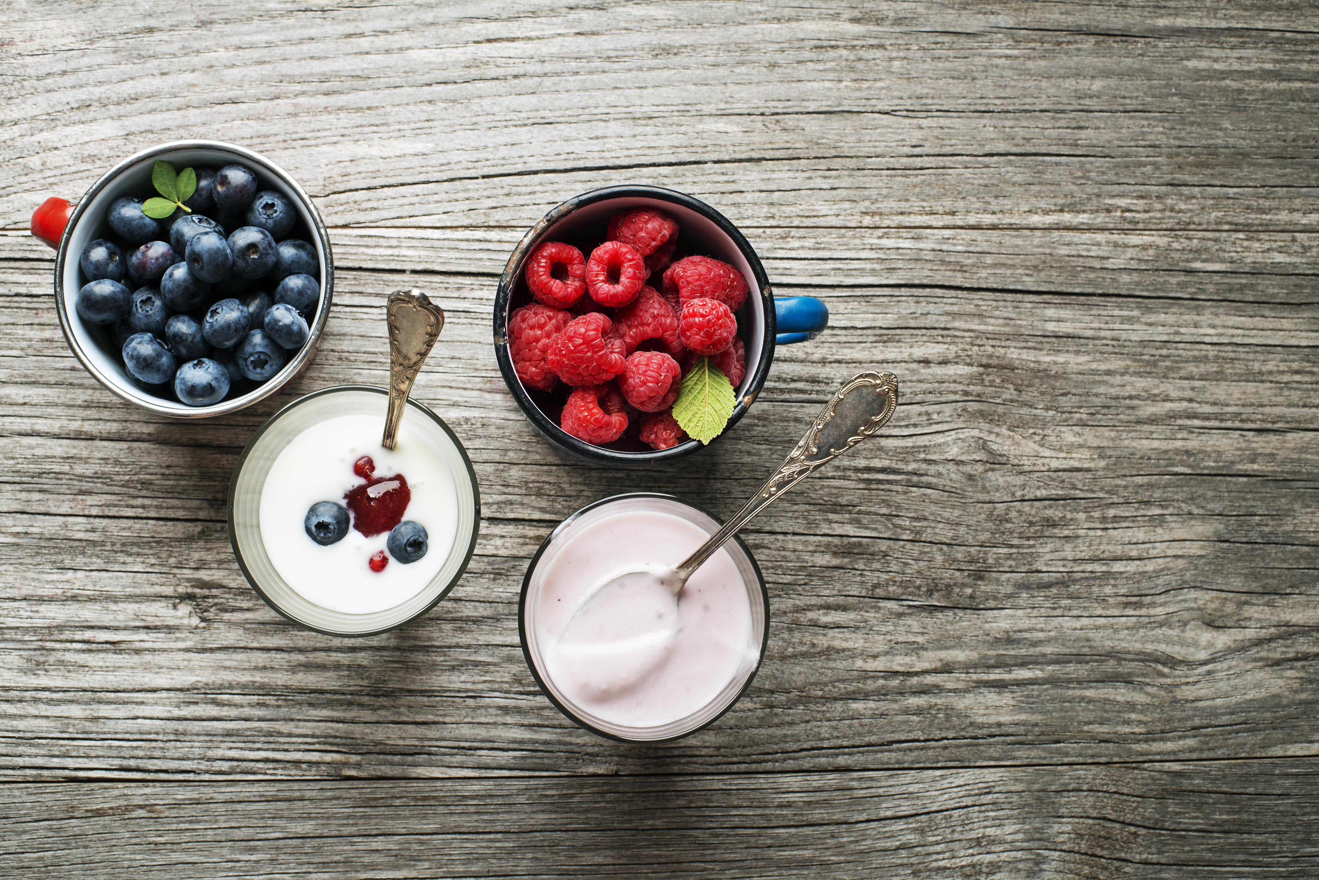 Yogurt with fresh berries