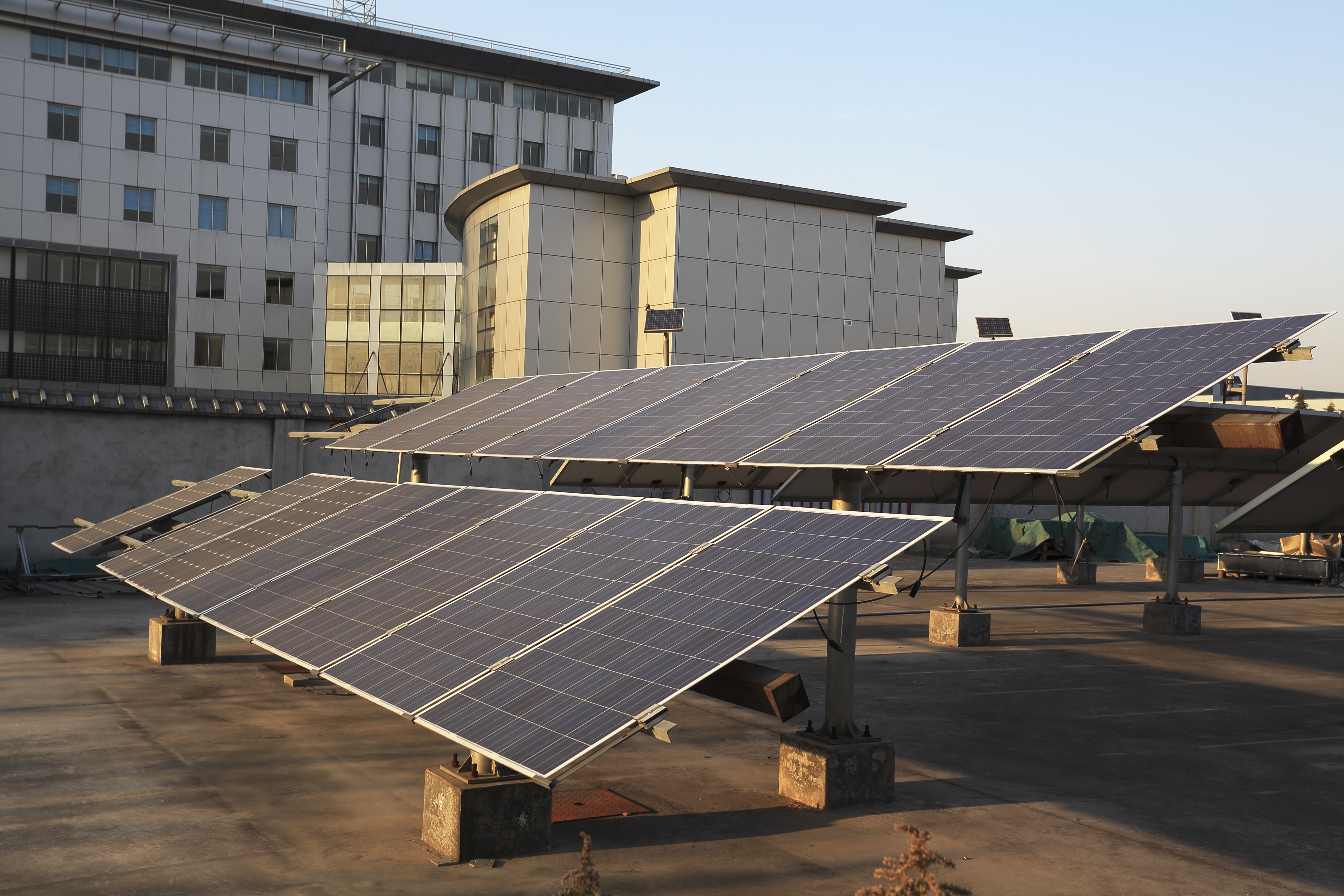 Use of solar power plants on the roof buildings