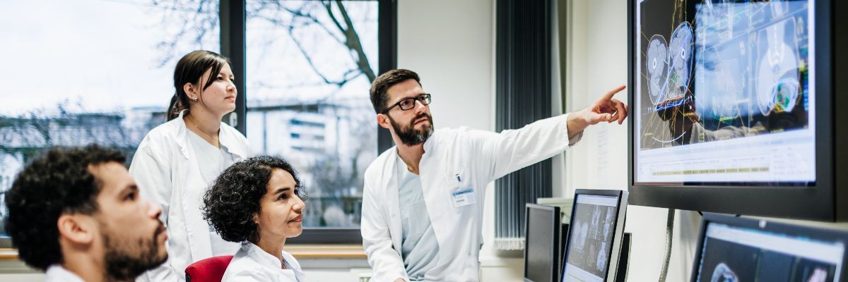 Doctors viewing an patient scan image