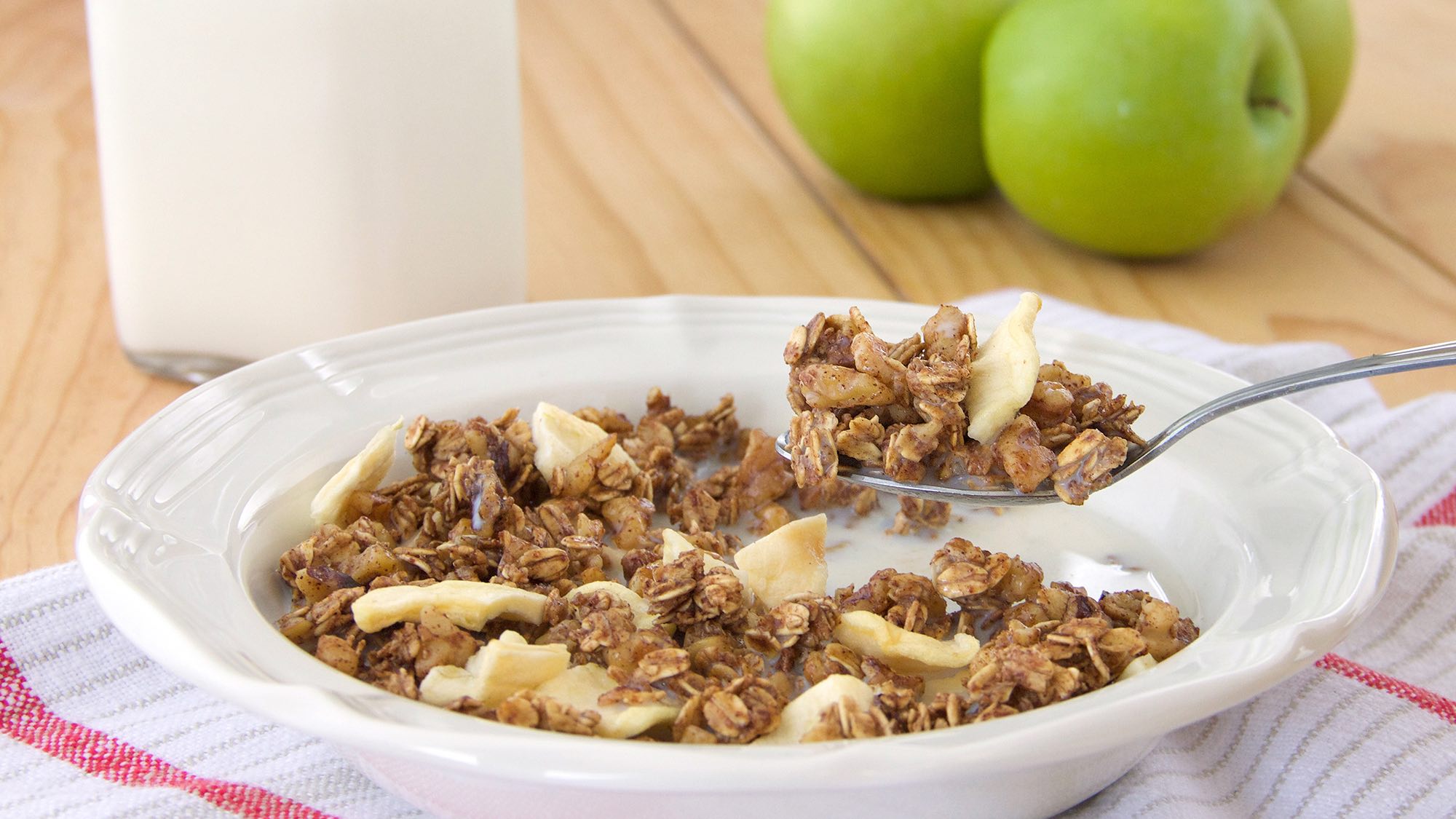 maple-apple-granola.jpg