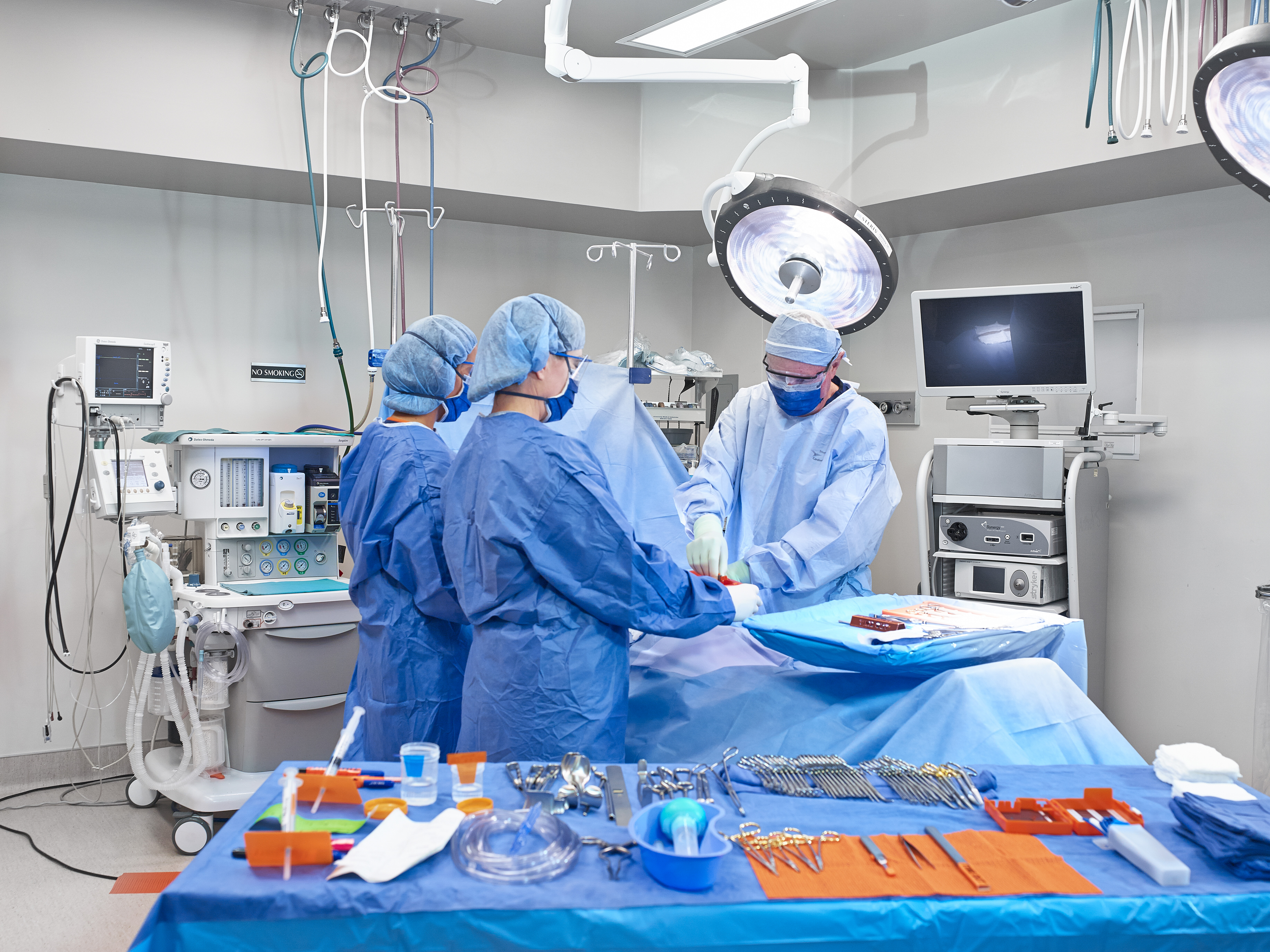 SANDEL Hospital _ Surgical Application - Products in Operating Room.jpg